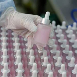 Виробництво сироватки з гіалуроновою кислотою під брендом замовника